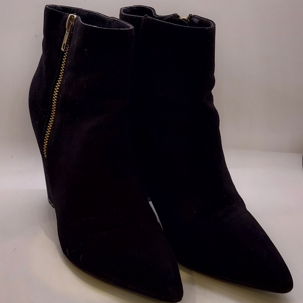 FOREVER 21 Black Suede Booties Women's Size 7.5